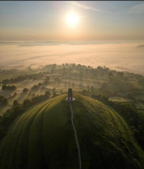 Glastonbury Hideaway